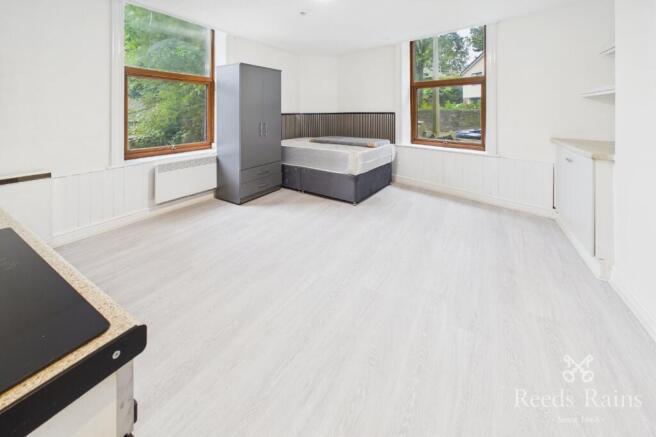1 bed Apartment to rent Image 4