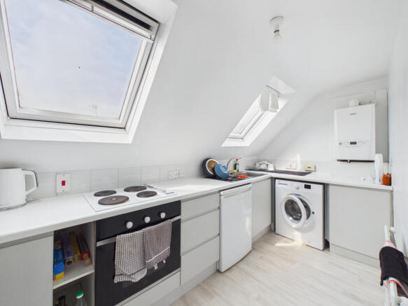 CAM01984G0-PR0579-STILL004