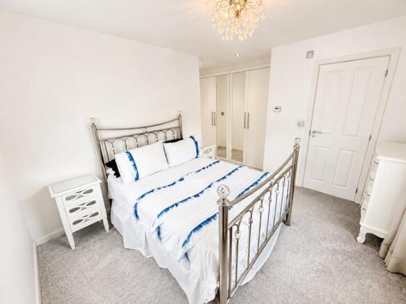 3 bed Detached to rent Image 12