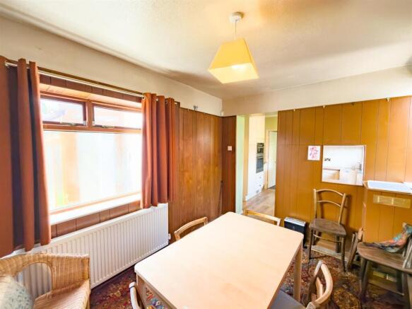 4 bed Semi-Detached for sale Image 11