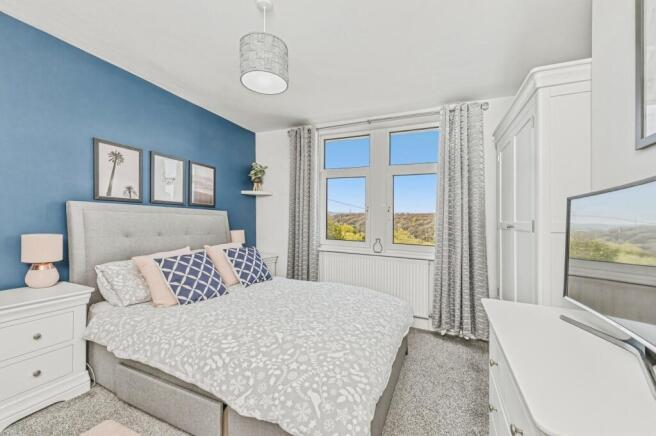 3 bed Semi-Detached for sale Image 10
