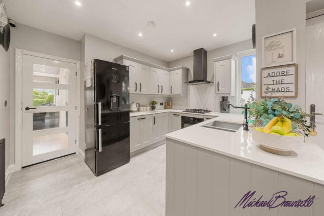 3 bed Semi-Detached for sale Image 11