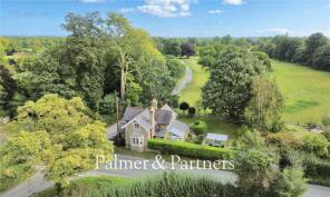 Holbrook Lodge, Main Road, Ipswich IP9 1BA