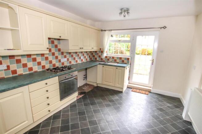 FITTED KITCHEN / DINING ROOM