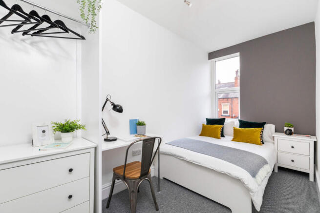 8 bed House to rent Image 10