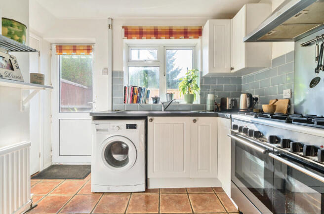 1320358-8-686d470...