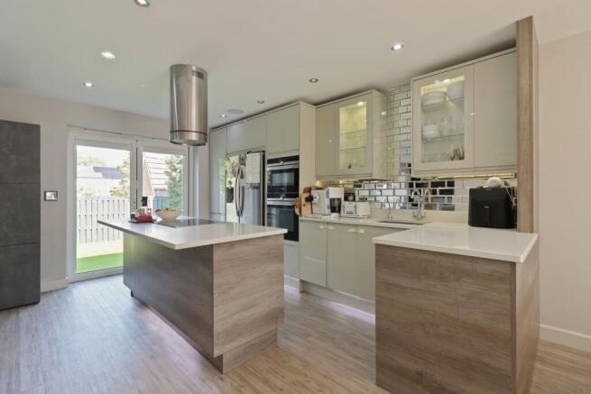 4 bed Detached for sale Image 6