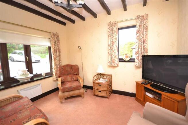 SITTING ROOM/BEDROOM