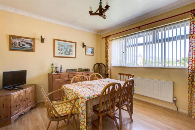 DiningRoom.jpg