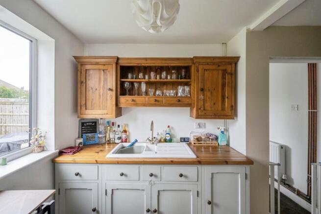 3 bed Semi-Detached for sale Image 9