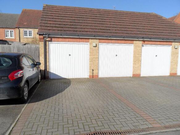 GARAGE & PARKING