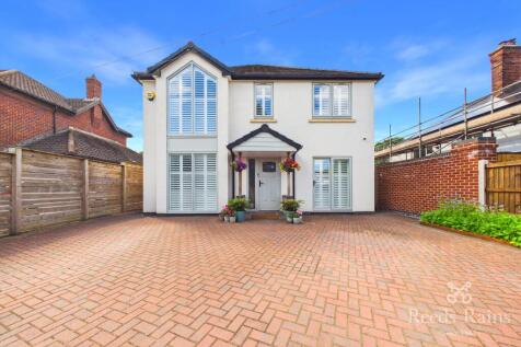Crewe Road, Sandbach, Cheshire, CW11