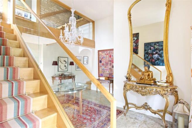 Hallway/Main Stairs