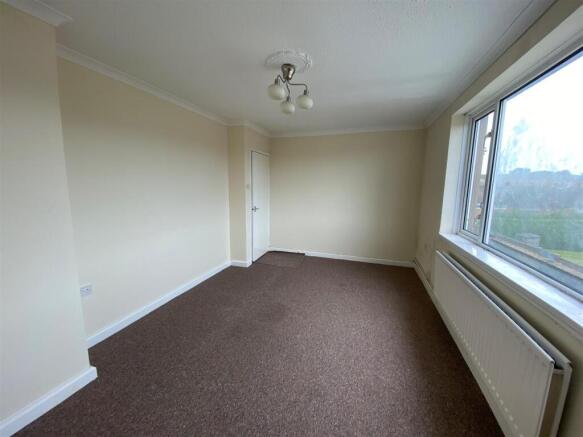 9 St Lythan Court - living room (2).jpg