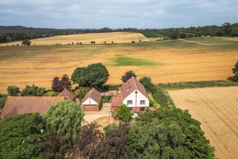 Spacious Detached Home in Ashwicken with 0.3 Acres (STMS)