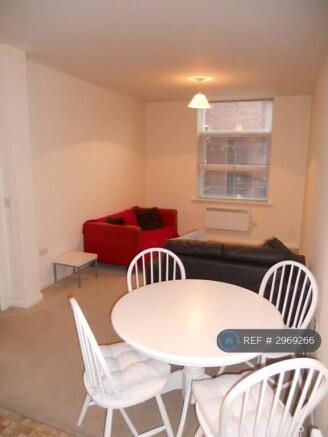 2 bed Flat to rent Image 5