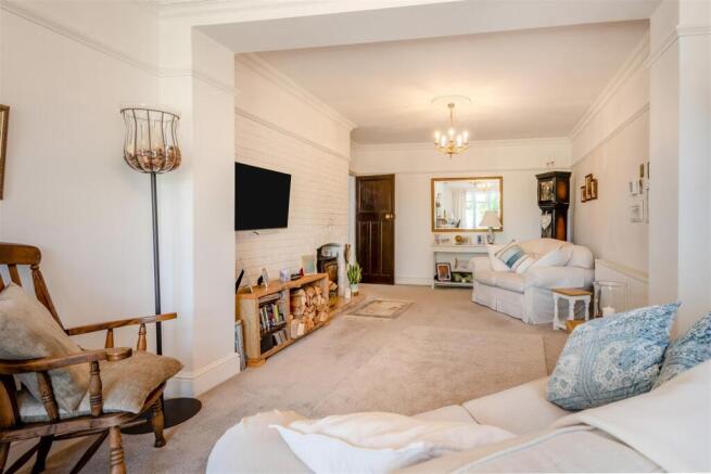 8698866-interior14.jpg