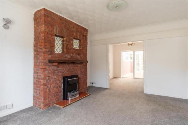Lounge/Dining Room