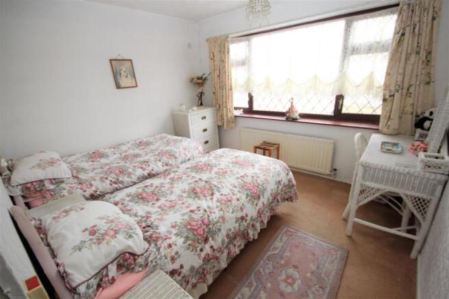 bedroom 2.JPG