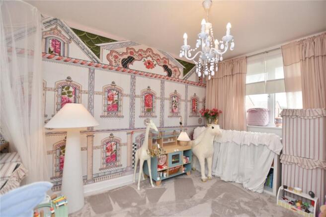 5 bed Detached for sale Image 10