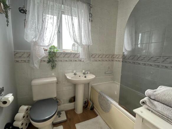 3 bed Detached for sale Image 11
