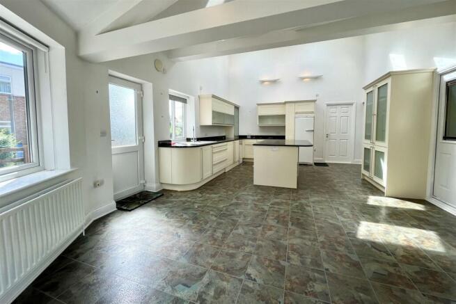 Kitchen Garden Family room
