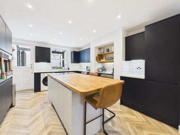 4 bed Terraced for sale Image 10