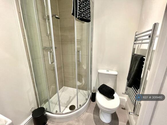 1 bed House Share to rent Image 4