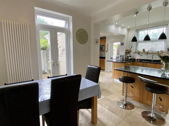 Kitchen/Dining Room