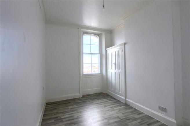 2 bed Apartment to rent Image 9