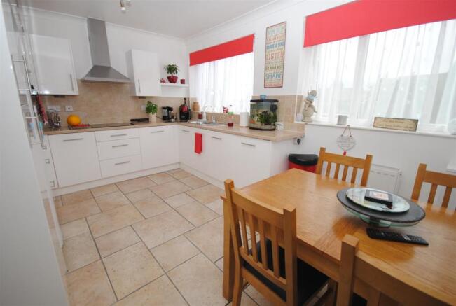 9richmondfeldlanekitchen3.JPG