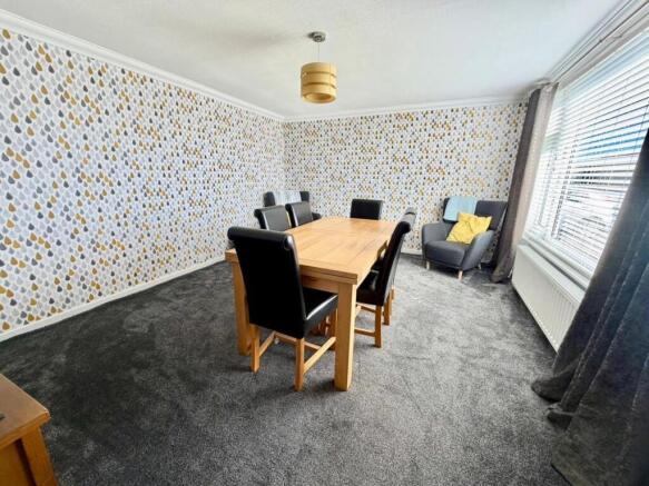 4 bed Detached for sale Image 8