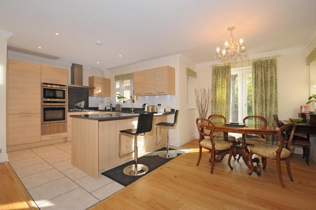 Kitchen/Dining Area