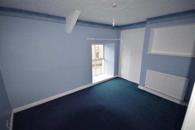 2 Highgate Bed2.JPG