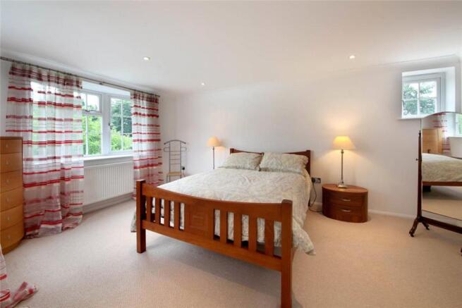 Bedroom: Rg42