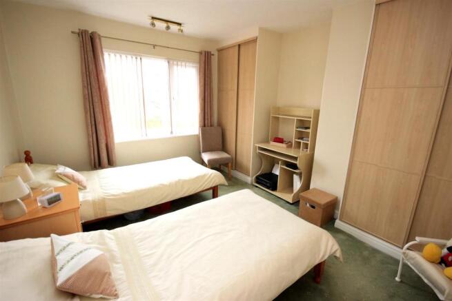 BEDROOM 2