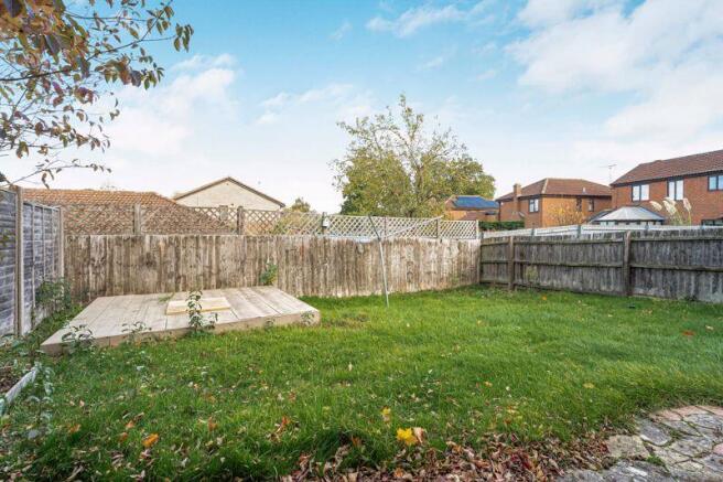 Fairford Crescent, Milton Keynes photo 4