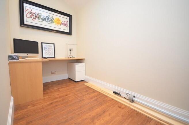Bedroom 5 / Study