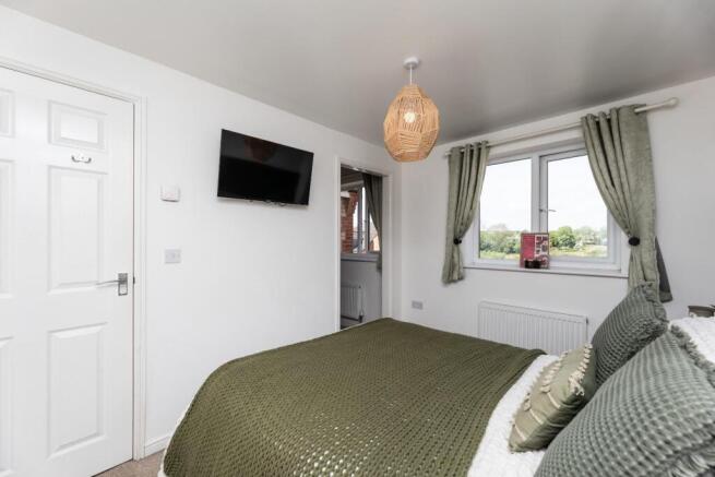 3 bed Semi-Detached for sale Image 12