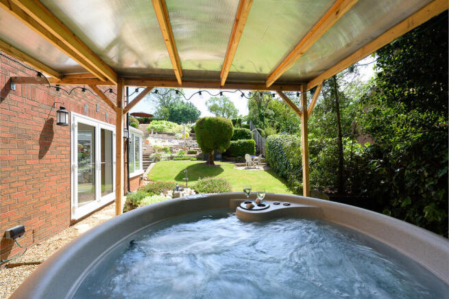 How Caple Avenue-...
