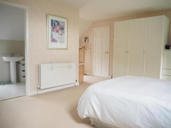 Master Bedroom & En-