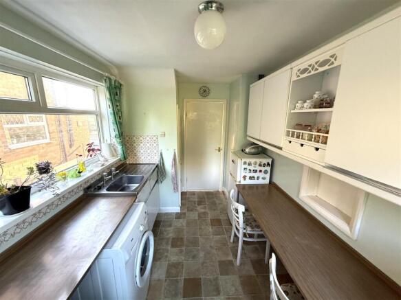 kitchen 1.jpg