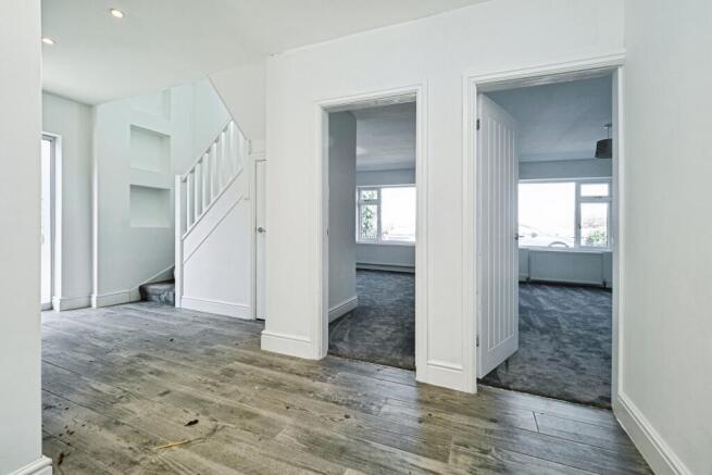 6 bed Detached for sale Image 6