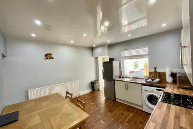 3 bed Terraced for sale Image 8
