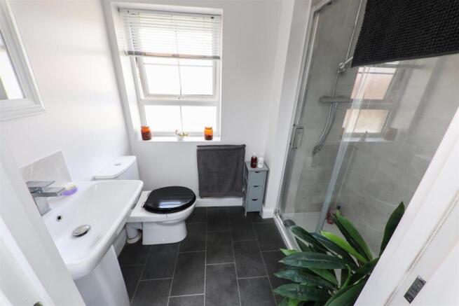3 bed Semi-Detached for sale Image 10