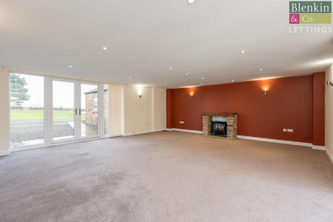3 bed Barn Conversion to rent Image 7