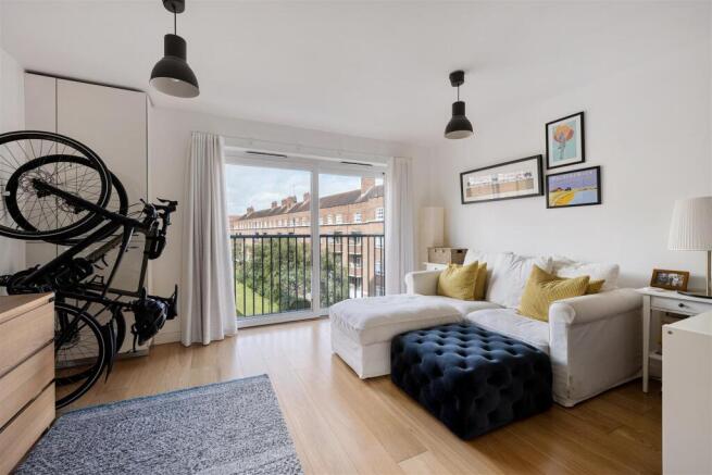 Cresset Road, E9