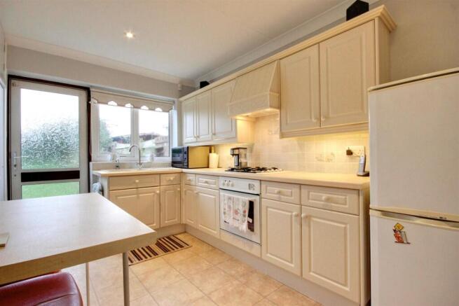 2 bed Semi-Detached Bungalow for sale Image 4