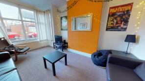 7, Newport Mount, Headingley, Leeds LS6 3DB