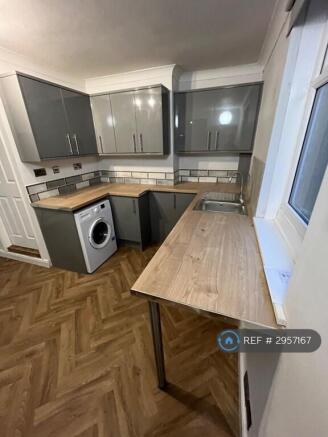 3 bed End of Terrace to rent Image 5